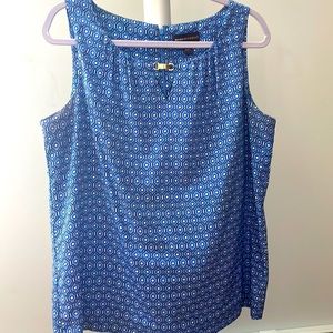 Sleeveless Dana Buchman top. Perfect for spring and summer!